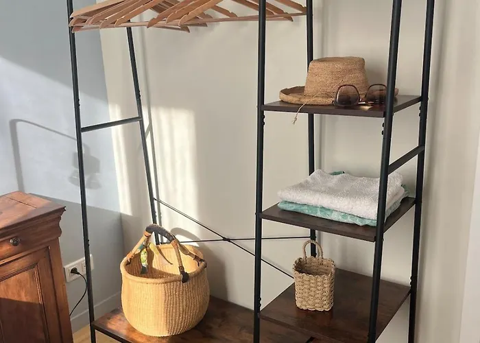 Les Pierres Salees, Family *