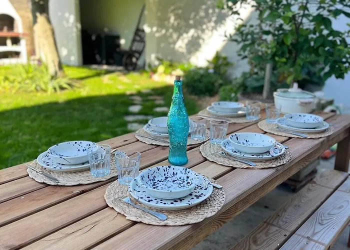 Les Pierres Salées, Family * Le Château-dʼOléron